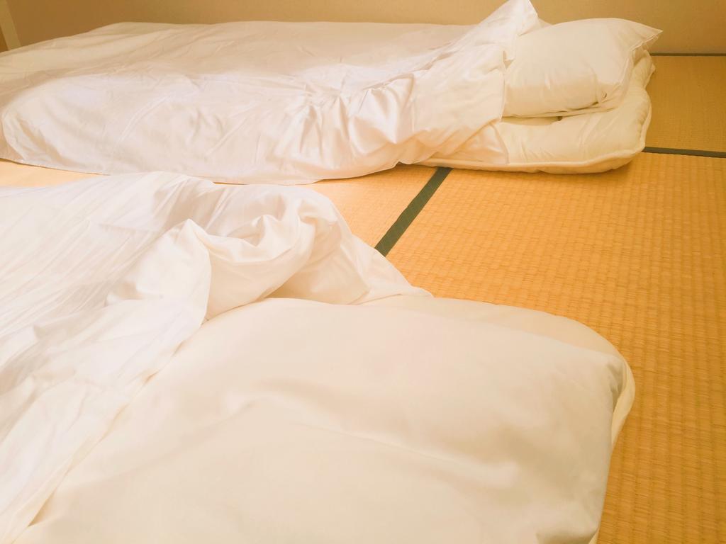 Guest House Gloire Osaka Bagian luar foto