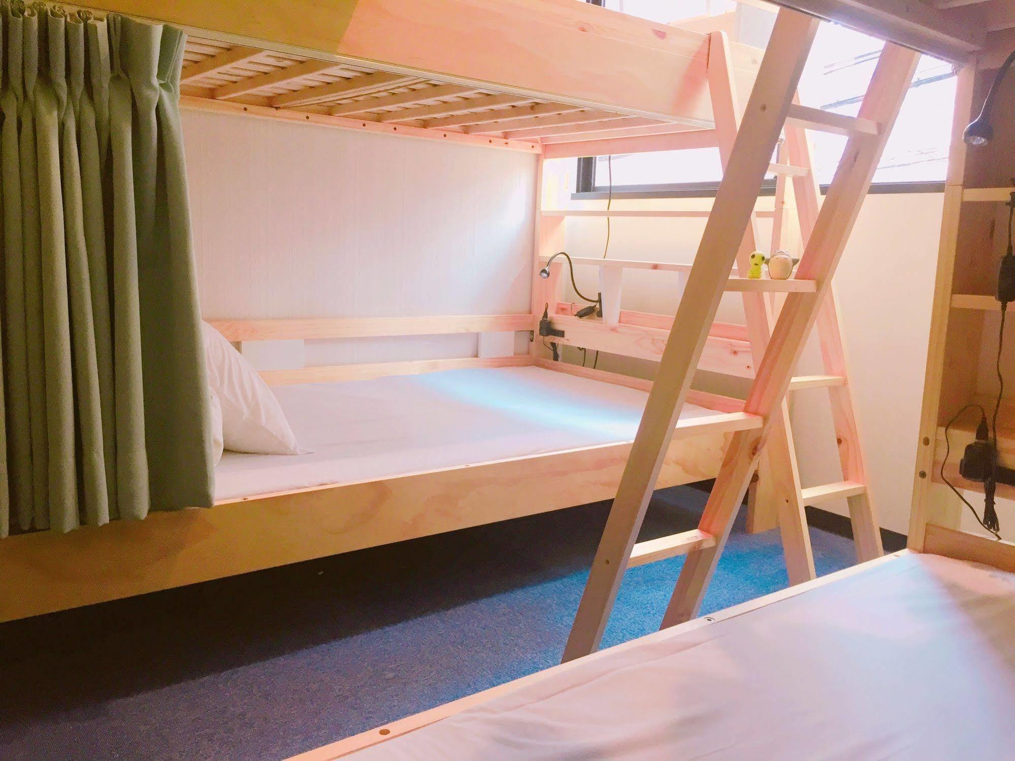 Guest House Gloire Osaka Bagian luar foto