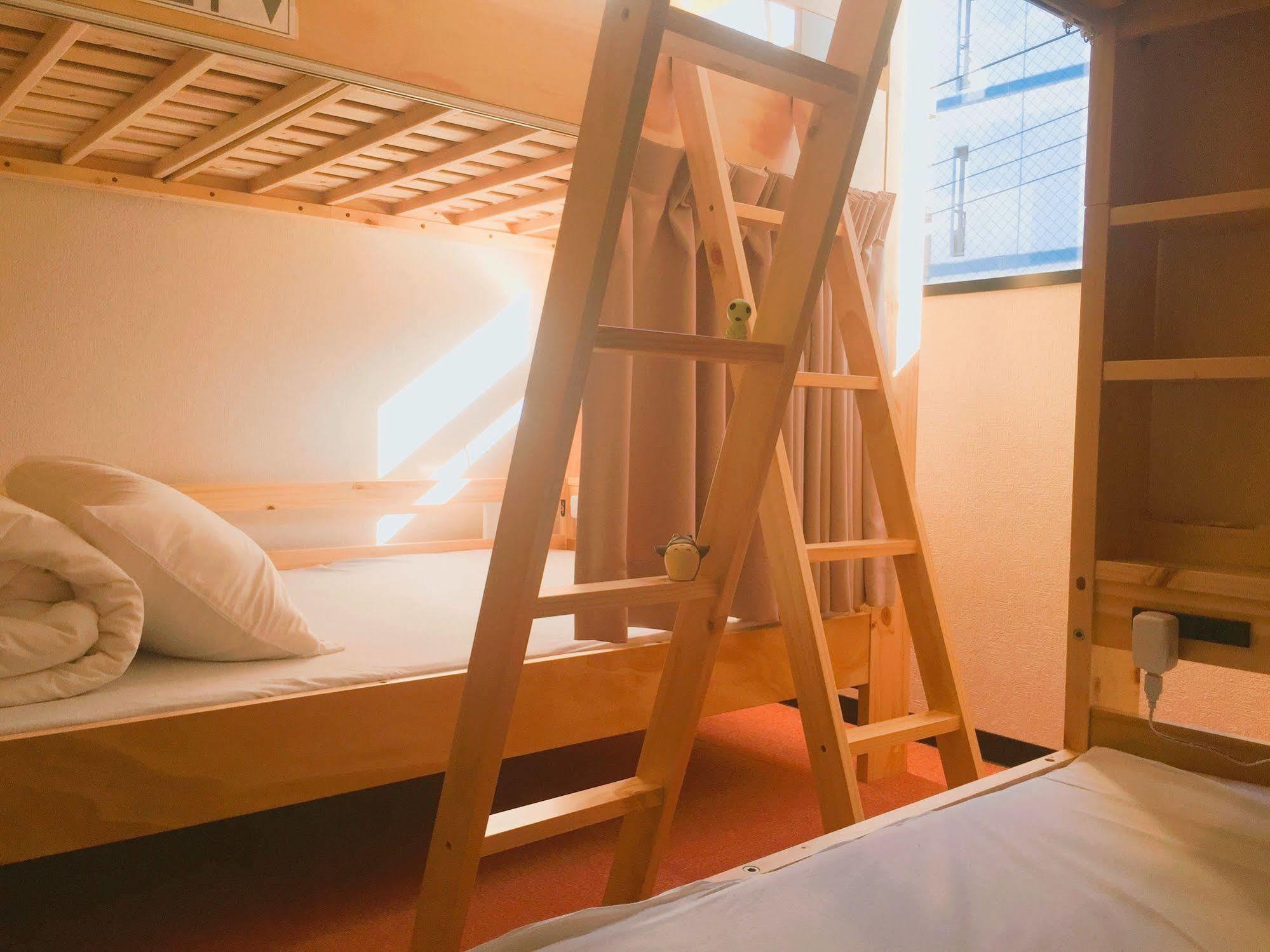Guest House Gloire Osaka Bagian luar foto