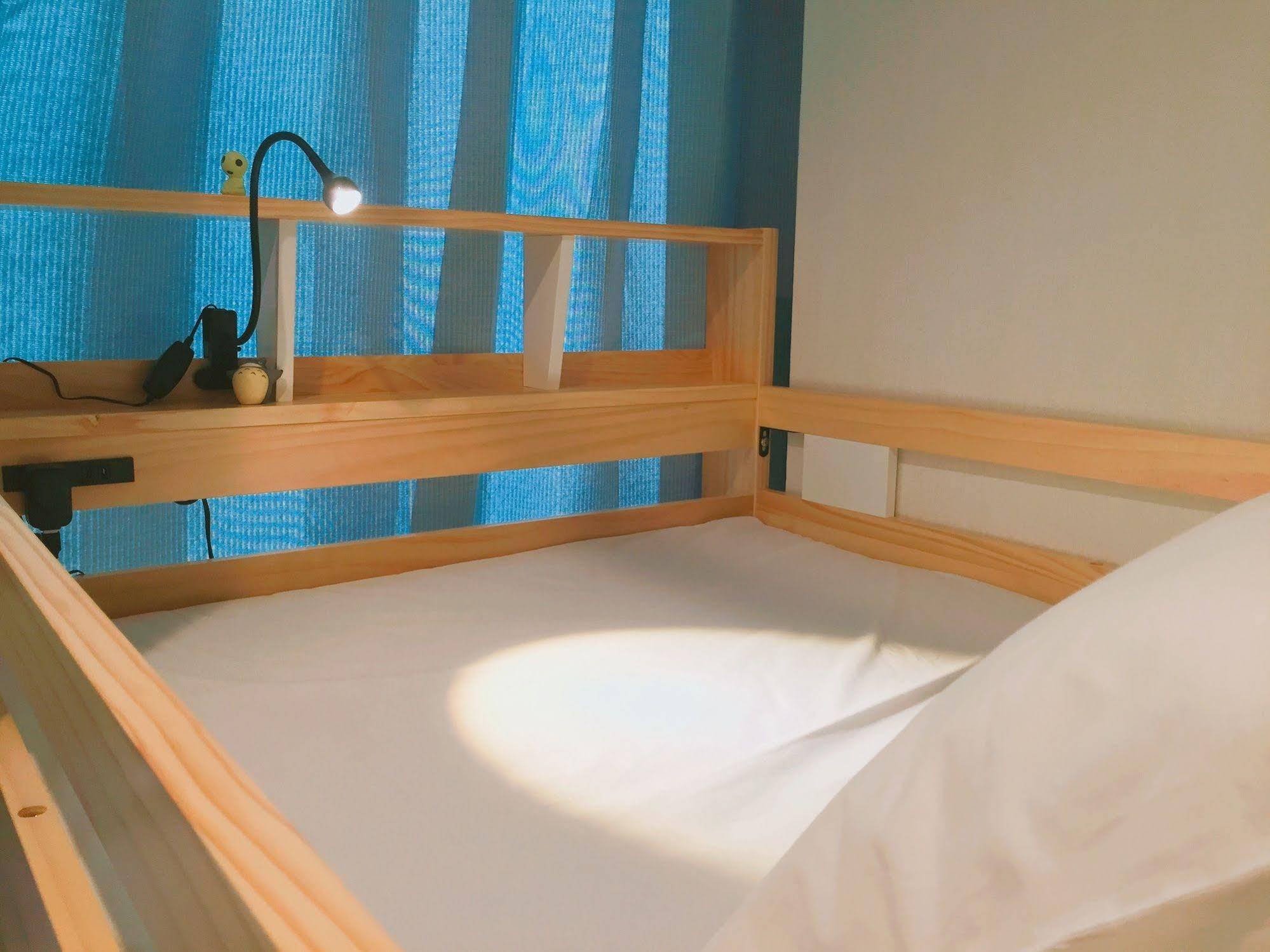 Guest House Gloire Osaka Bagian luar foto